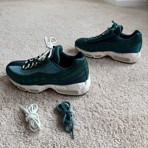Nike Air Max 95 Velvet Teal Womens Sneakers